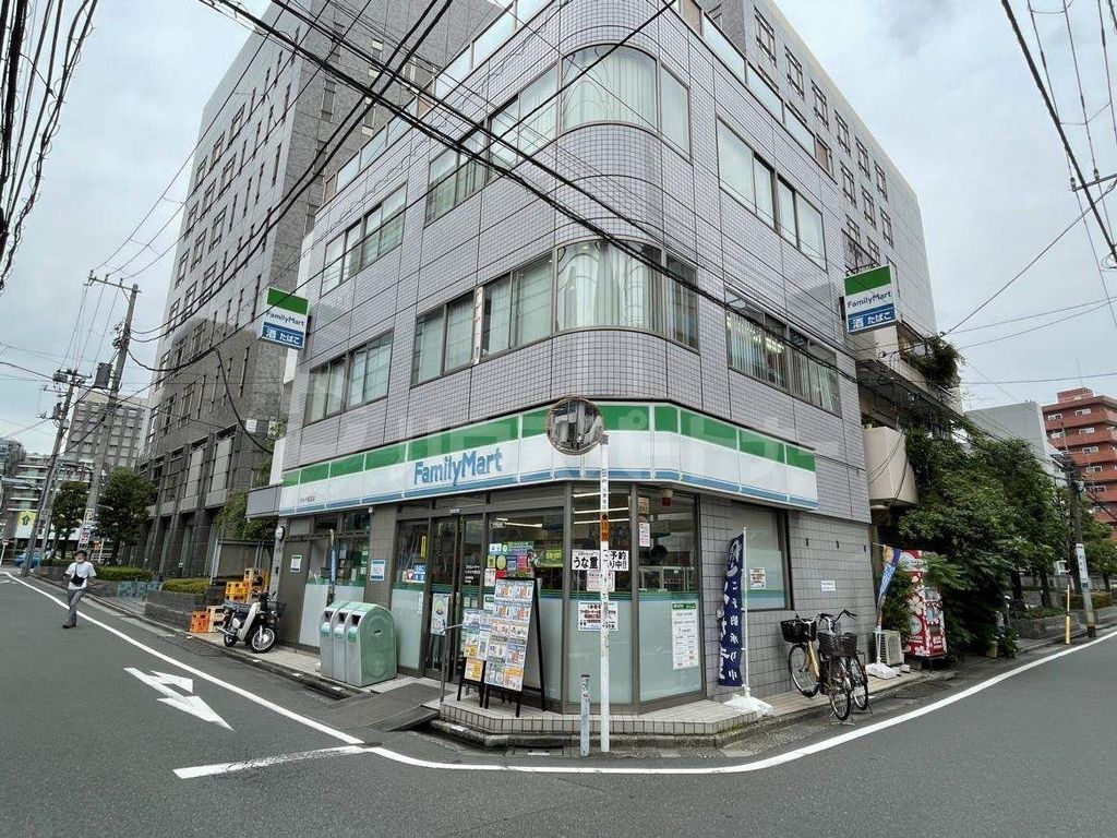 コンビニ　ファミリーマート　いずみや高田店（コンビニ）まで660m