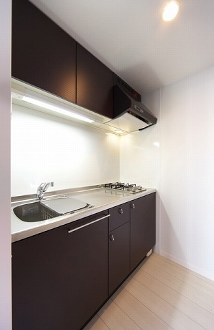 キッチン　コンパクトなキッチンで掃除もラクラク