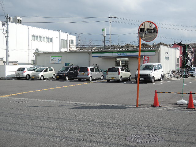 コンビニ　ファミリーマート 伏見横大路店（コンビニ）まで346m