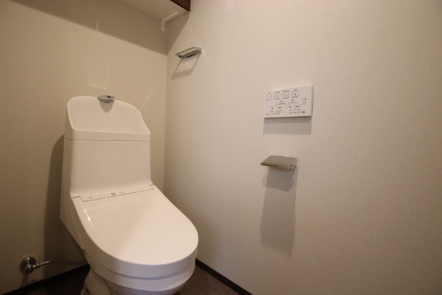 トイレ　※別室の参考写真の為、現況優先です。