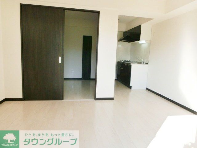 居室・リビング　現地待ち合わせ歓迎♪お問合せはタウンハウジングまで！