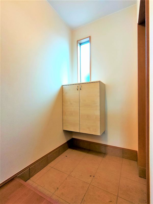 玄関　（イメージ）