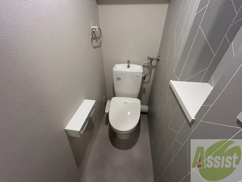 トイレ　シャワートイレになっているので快適です！