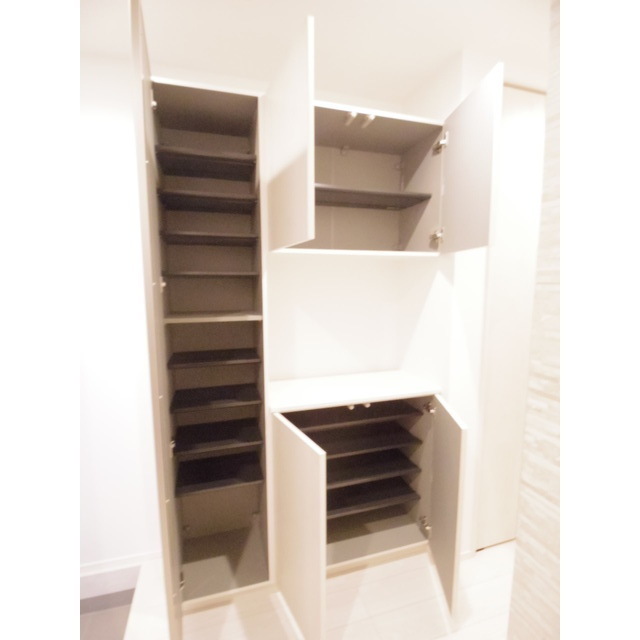 収納　シューズボックス