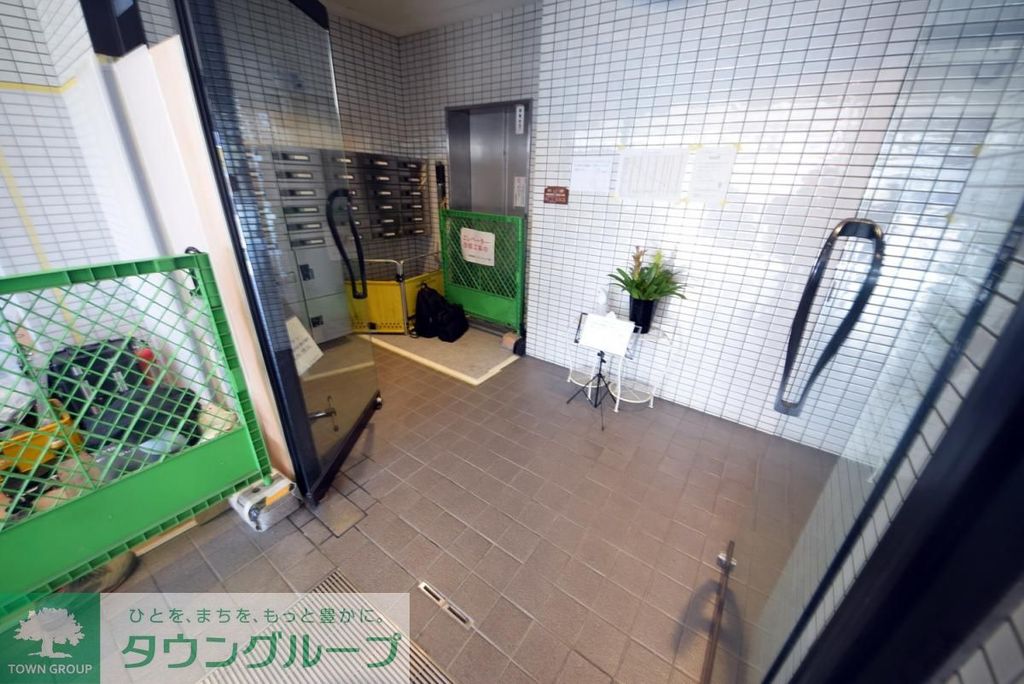 エントランス　★お問い合わせはタウンハウジングまで★