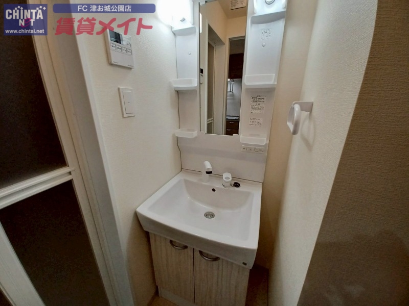 洗面設備　同型タイプの写真です