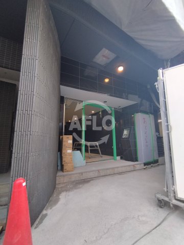 エントランス　セレニテ九条リアン　エントランス