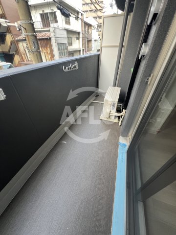 バルコニー　セレニテ九条リアン　バルコニー