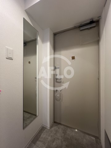 玄関　セレニテ九条リアン　玄関