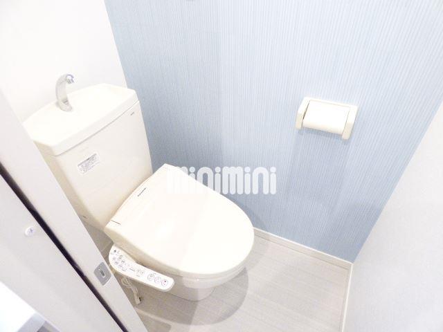 トイレ　温水洗浄便座付きのトイレ