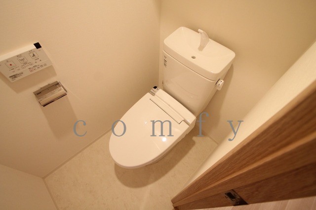 トイレ　ウォシュレット付きトイレ