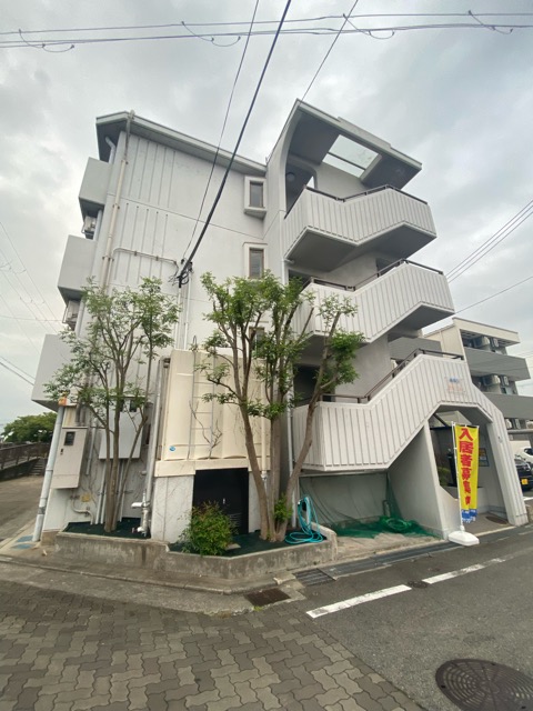 建物外観　モニタ付きインターホンついてます♪