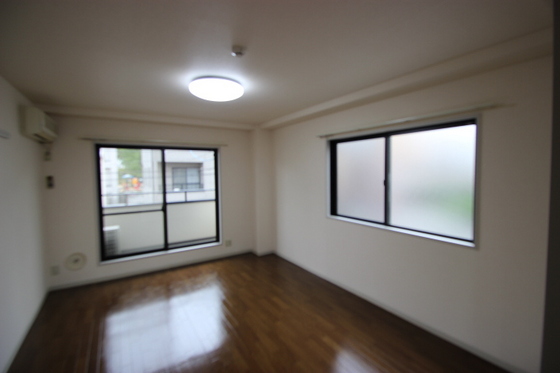 居室・リビング　※別部屋の写真です