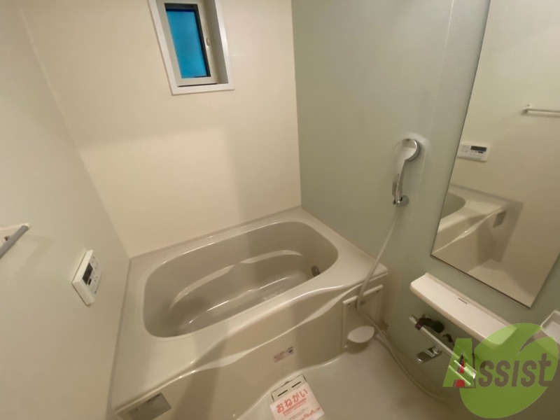 バス・シャワールーム　追い焚き機能が付いているのでいつでも温かいお風呂に入れますよ