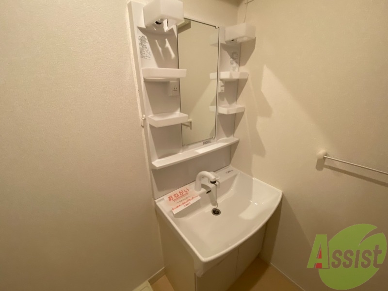 洗面設備　洗面台は独立しています。朝の身支度はこちらでどうぞ～