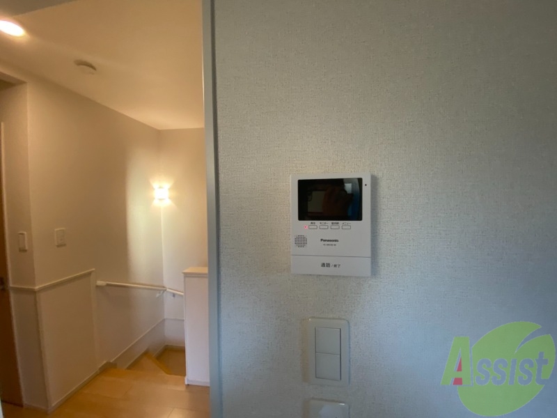 その他設備　モニター付きインターホンは来客時に顔を確認できて安心ですね～