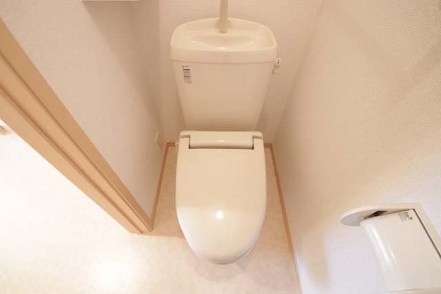 トイレ　※別室の参考写真の為、現況優先です。