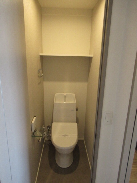 トイレ　写真は別号室です。現況優先になります。