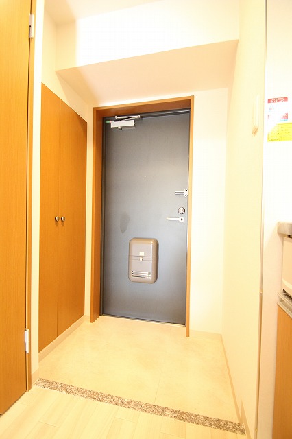 玄関　同物件別号室の写真です。