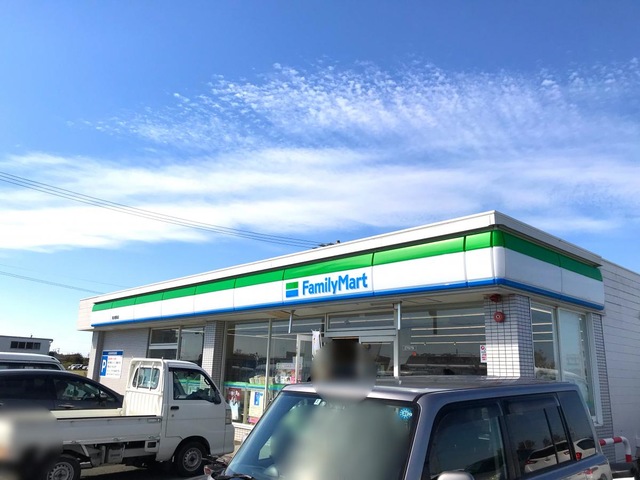 コンビニ　ファミリーマート 竜洋豊岡店（コンビニ）まで775m