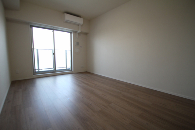 居室・リビング　９．９帖の洋室