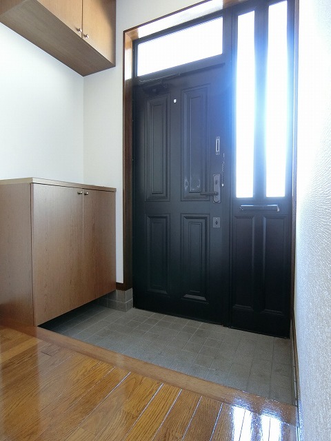 玄関　★広々とした玄関スペース★