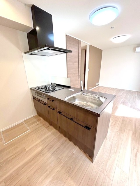 キッチン　★ガス3口グリル付きのシステムキッチン★