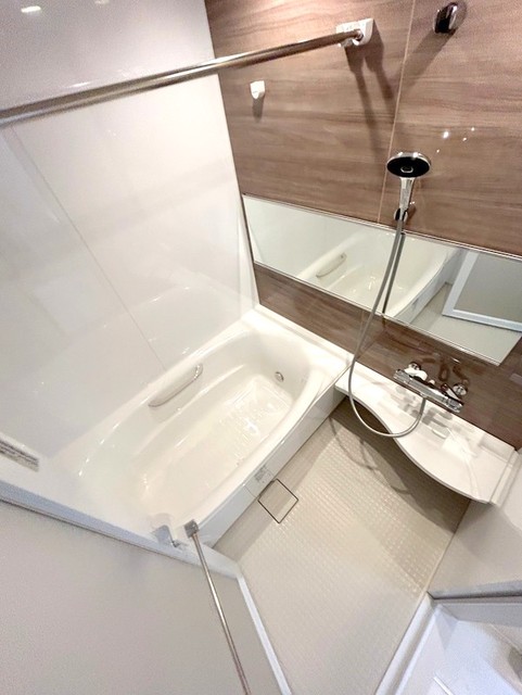 バス・シャワールーム　★追炊き・浴室乾燥機付きのお風呂★