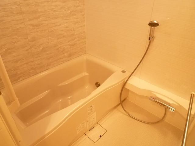 バス・シャワールーム　追い焚きバス