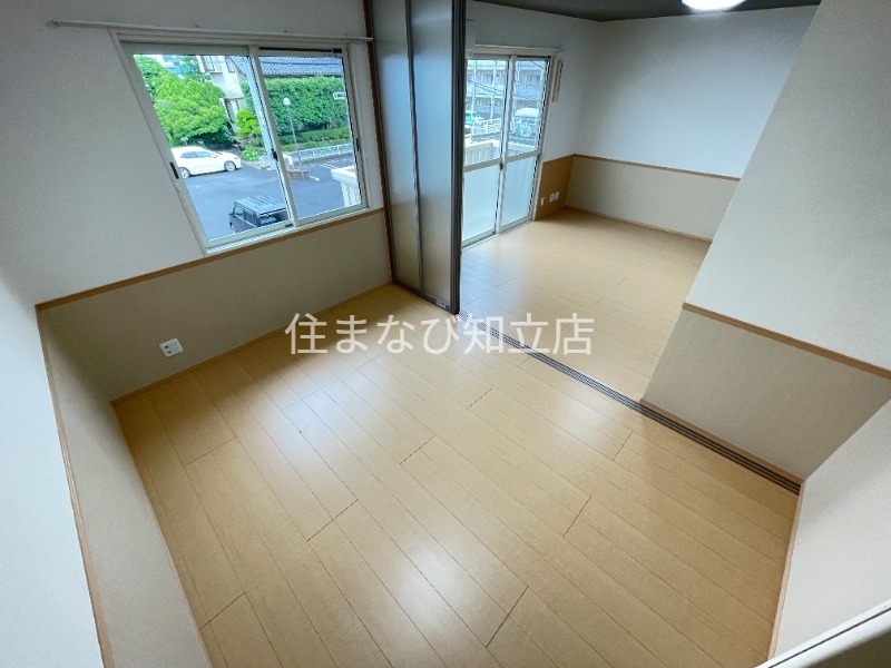 居室・リビング　同型別部屋写真