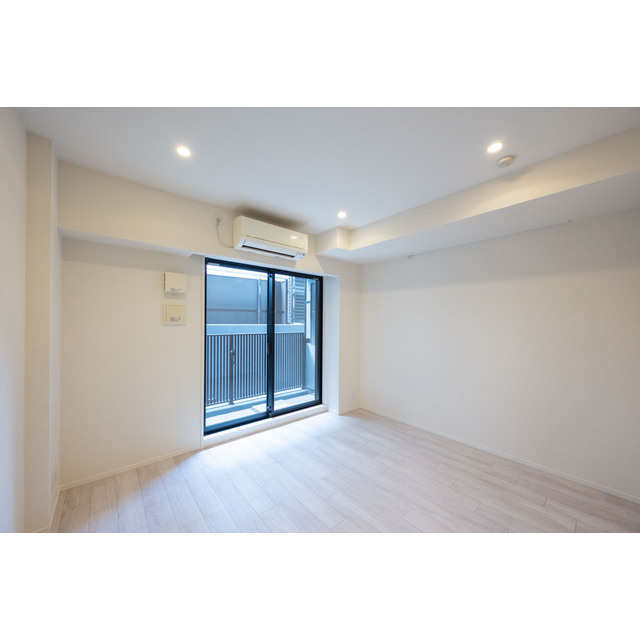 居室・リビング　バルコニー側