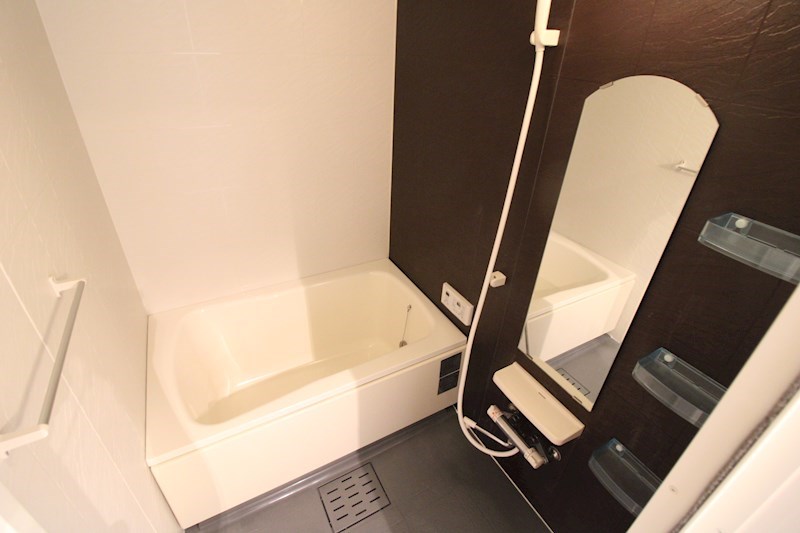 バス・シャワールーム　※別部屋参考画像