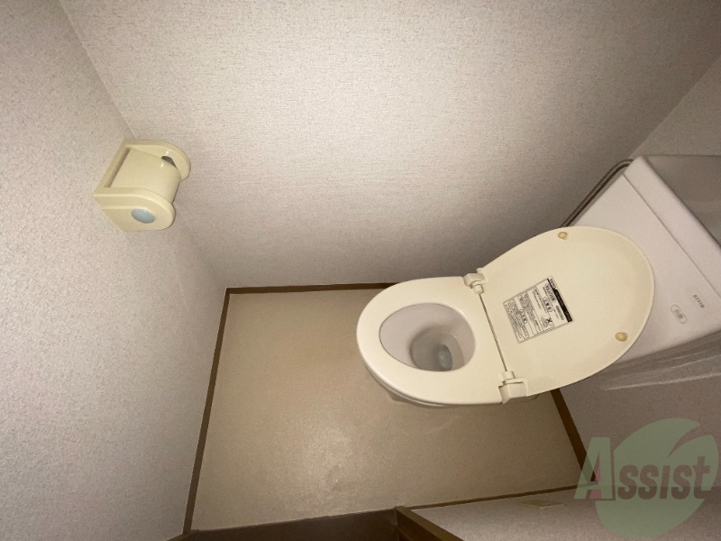 トイレ　お手洗いは十分な広さがあり快適そうです。