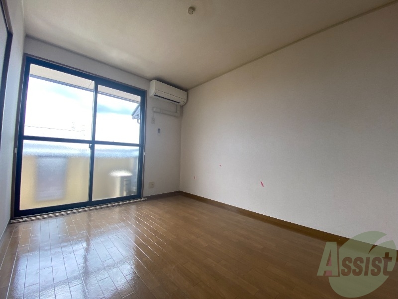 居室・リビング　陽当たり良好で、広々としたリビングです。