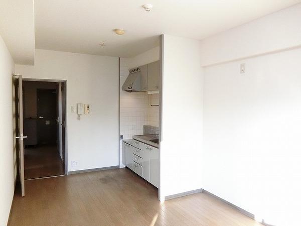 居室・リビング　室内きれいです！