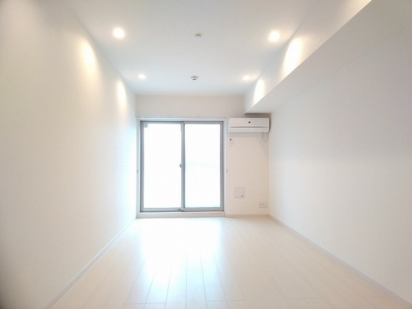 居室・リビング　洋室９．９帖あります