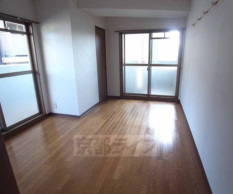 居室・リビング　広々としたお部屋です。