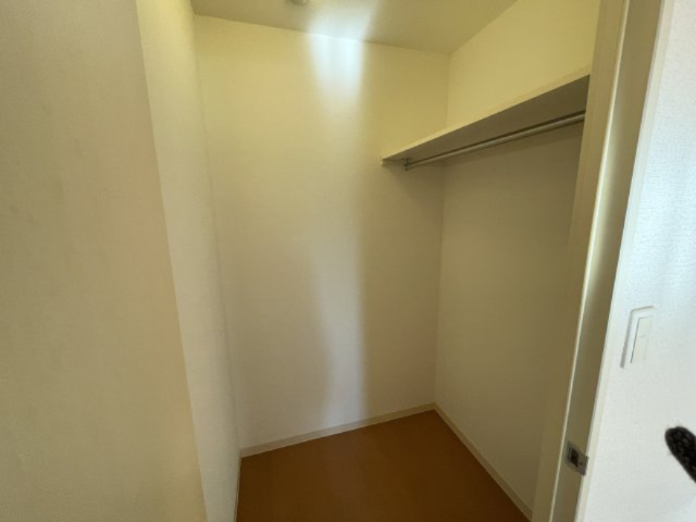 収納　別部屋同一間取りのお写真となります。