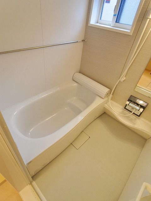 バス・シャワールーム　☆浴室には窓があります