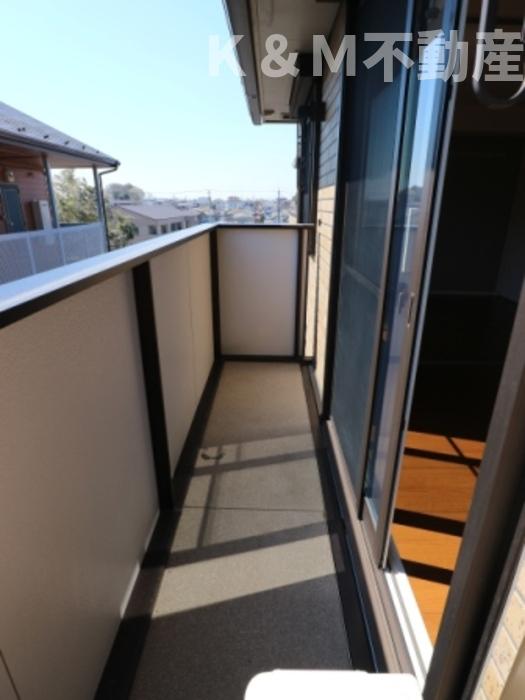 バルコニー　外からの目が気にならないバルコニーで洗濯物が干せます