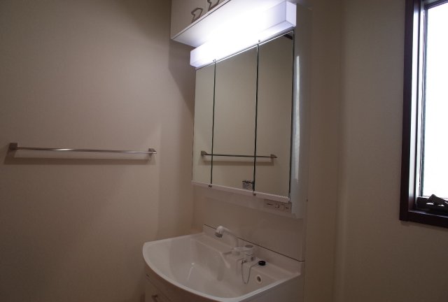 洗面設備　シャンプー＆ドレッサー