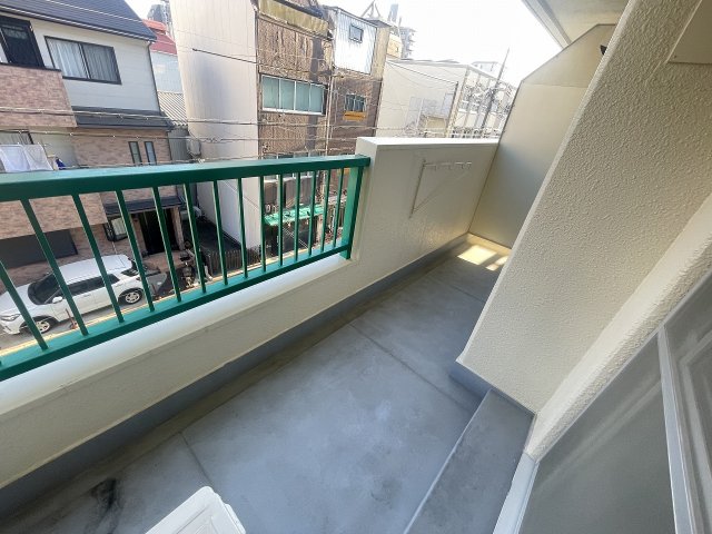 バルコニー　お洗濯にも便利なバルコニー付き