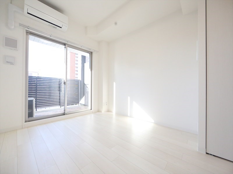 バルコニー　洋室6.1帖　エアコン完備　バルコニー