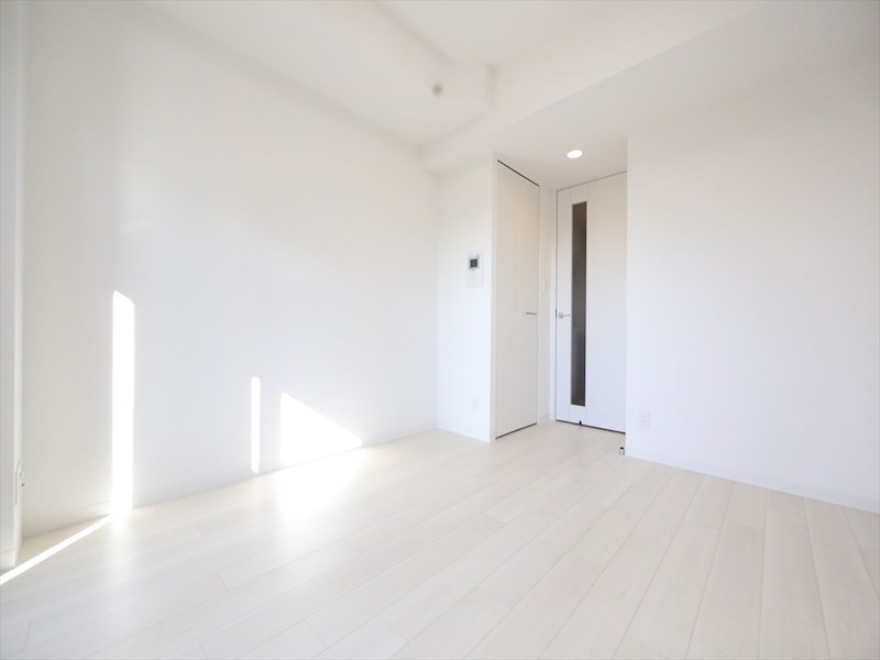 居室・リビング　洋室6.1帖　クローゼット付（収納充実してます）