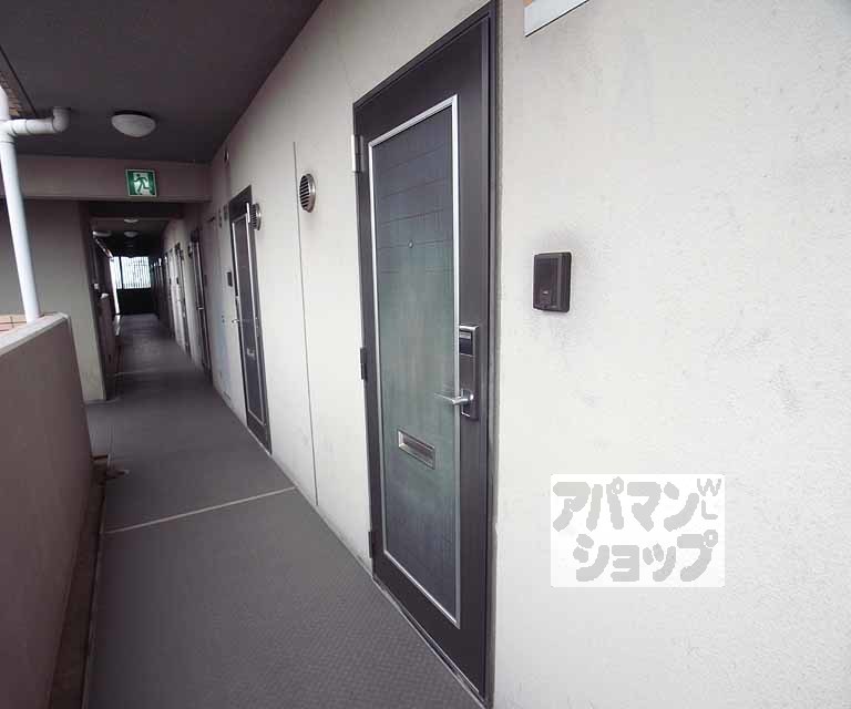 その他設備　６０３号室の玄関のドアです。