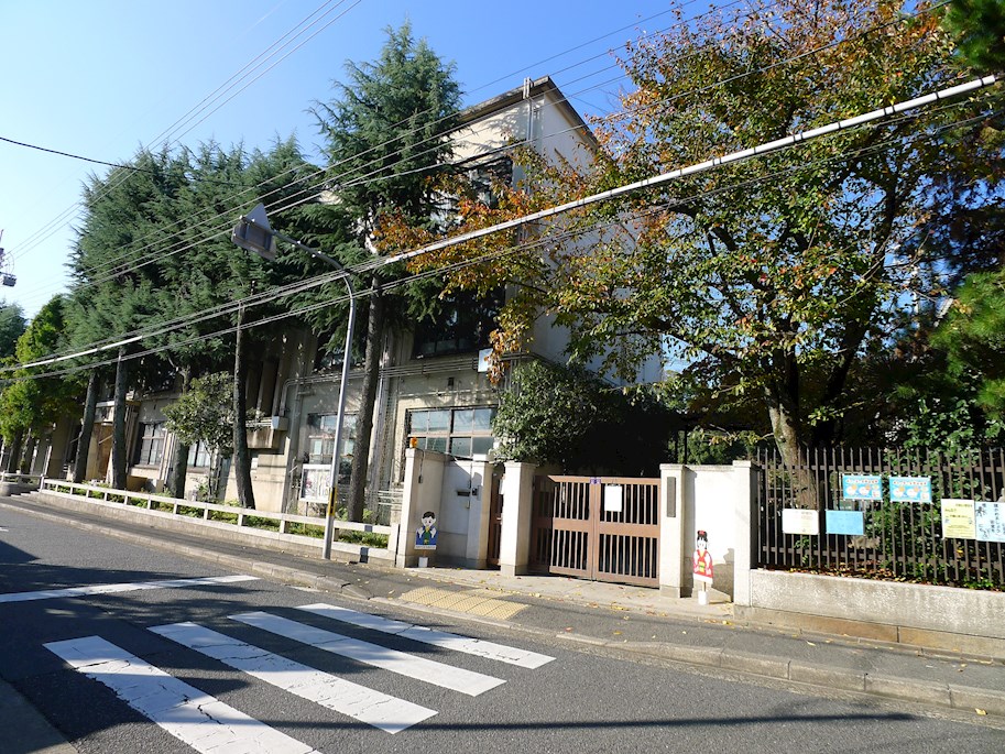 小学校　京都市立京極小学校（小学校）まで1205m