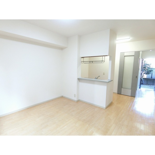 居室・リビング　※別号室参考写真