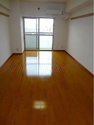 居室・リビング　明るく綺麗な室内