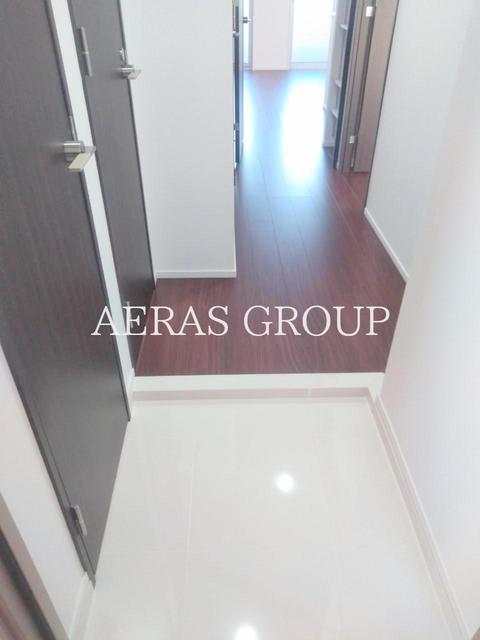 玄関　玄関　※同仕様タイプの写真です