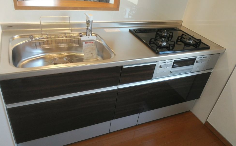 キッチン　対面式　3口システムコンロ　グリル付